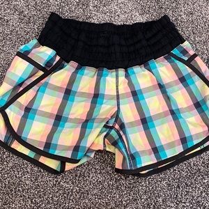 Lululemon size 6 multicolor shorts